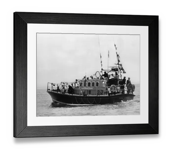 Framed Print : The new lifeboat Lil Cunningham is launched at Rhyl Lifeboat Station