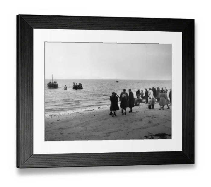 Framed Print : The new Hoylake lifeboat Oldham IV arrives at Hoylake Lifeboat Station after the 500 mile