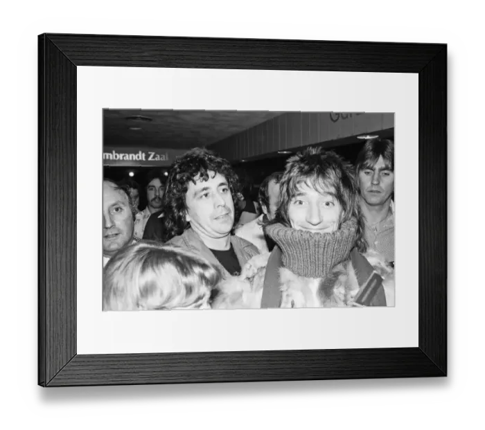 Framed Print : Over 400 Rod Stewart fans joined the Daily Mirror Pop Club trip to Amsterdam over
