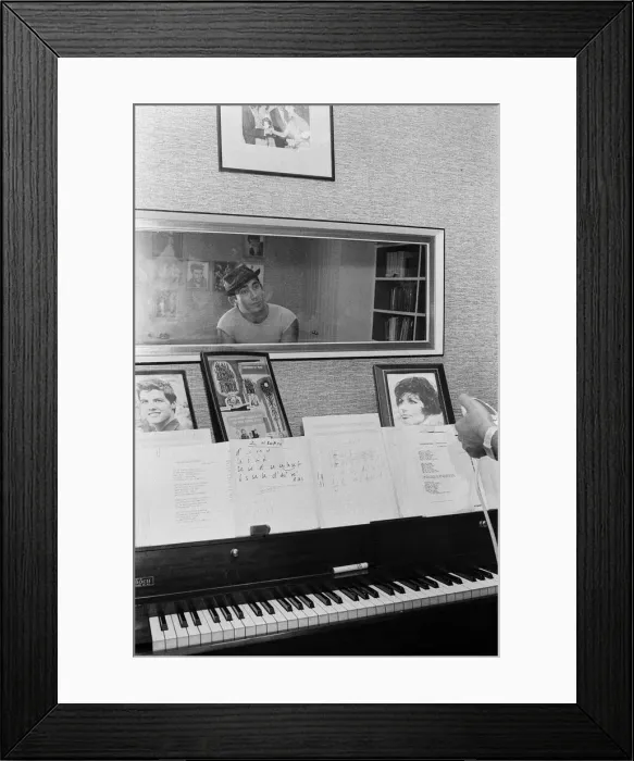 Framed Print : Songwriter and composer Lionel Bart in his flat in South Kensington Framed Print : Songwriter and composer Lionel Bart in his flat in South Kensington