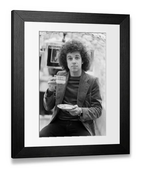 Framed Print : Leo Sayer at a press reception at Wedgies nightclub in the Kings Road, London