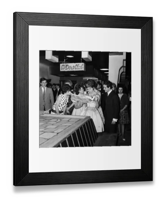 Framed Print : Helen Shapiro pictured during the filming of Its Trad, Dad