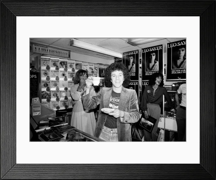 Framed Print : Pop singer Leo Sayer, who is promoting his new LP at a big London record store Framed Print : Pop singer Leo Sayer, who is promoting his new LP at a big London record store