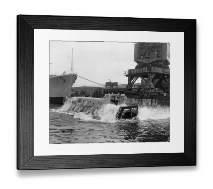 Framed Print : Exercises by the Great Yarmouth lifeboat The Earl and Countess of Howe at Porstmouth