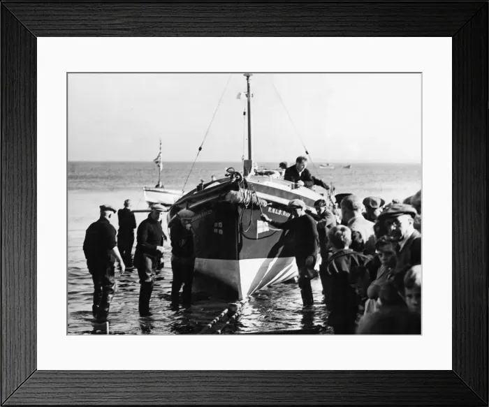 Framed Print : The new Liverpool Class Newbiggin lifeboat Richard Ashley is towed out of the shallows Framed Print : The new Liverpool Class Newbiggin lifeboat Richard Ashley is towed out of the shallows
