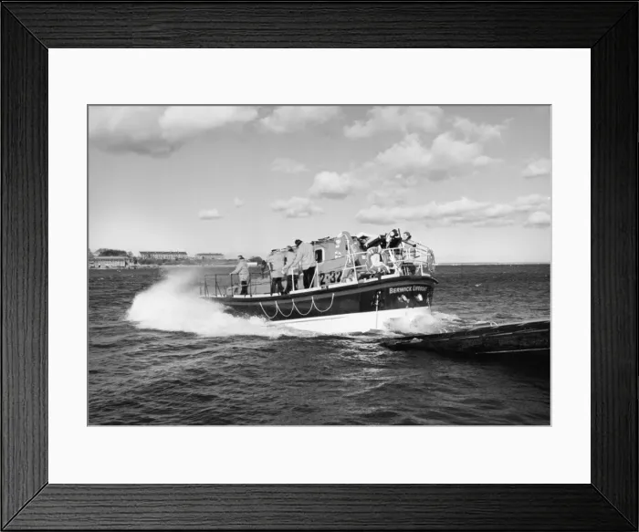 Framed Print : Berwick lifeboat, which covers the area of Berwick on Tweed, Northumberland