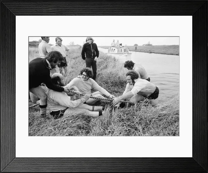 Framed Print : Tug of War Competition across the River Great Ouse aka Old West River in Stretham