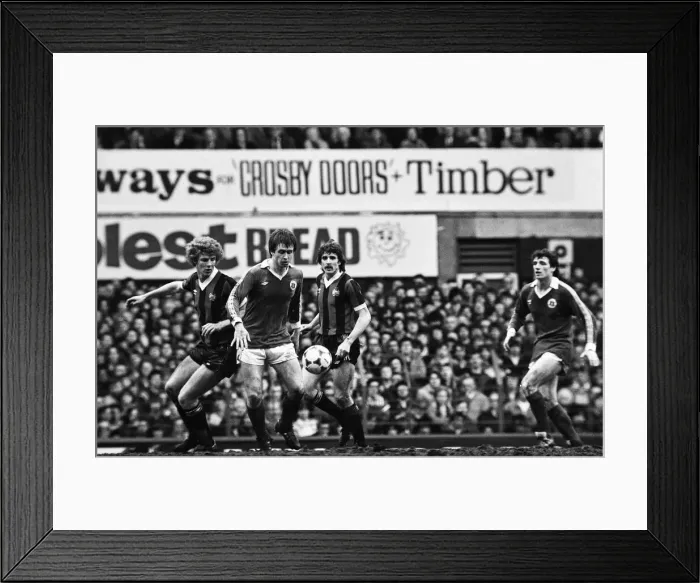 Framed Print : FA Cup Quarter Final match at Goodison Park. Final score Everton 2 v Manchester Framed Print : FA Cup Quarter Final match at Goodison Park. Final score Everton 2 v Manchester