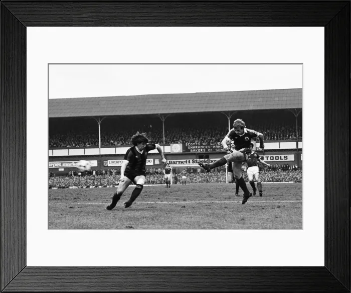 Framed Print : FA Cup Quarter Final match at Goodison Park. Final score Everton 2 v Manchester Framed Print : FA Cup Quarter Final match at Goodison Park. Final score Everton 2 v Manchester