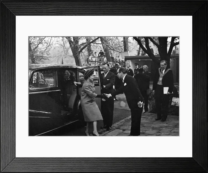 Framed Print : Princess Margaret, Countess of Snowdon and Antony Armstrong-Jones Framed Print : Princess Margaret, Countess of Snowdon and Antony Armstrong-Jones