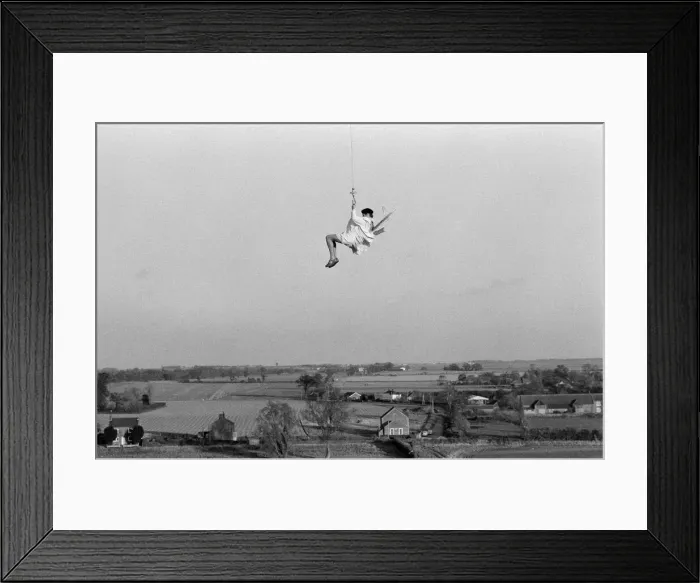 Framed Print : Actor Michael Crawford pictured during filming of a Christmas special of the BBC Framed Print : Actor Michael Crawford pictured during filming of a Christmas special of the BBC