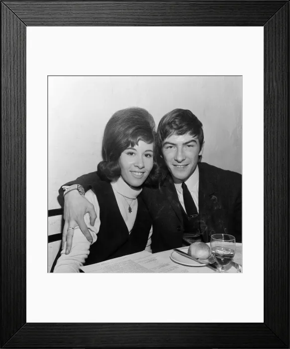 Framed Print : Singer Helen Shapiro (17) announces her engagement to Nicky Crouch Framed Print : Singer Helen Shapiro (17) announces her engagement to Nicky Crouch