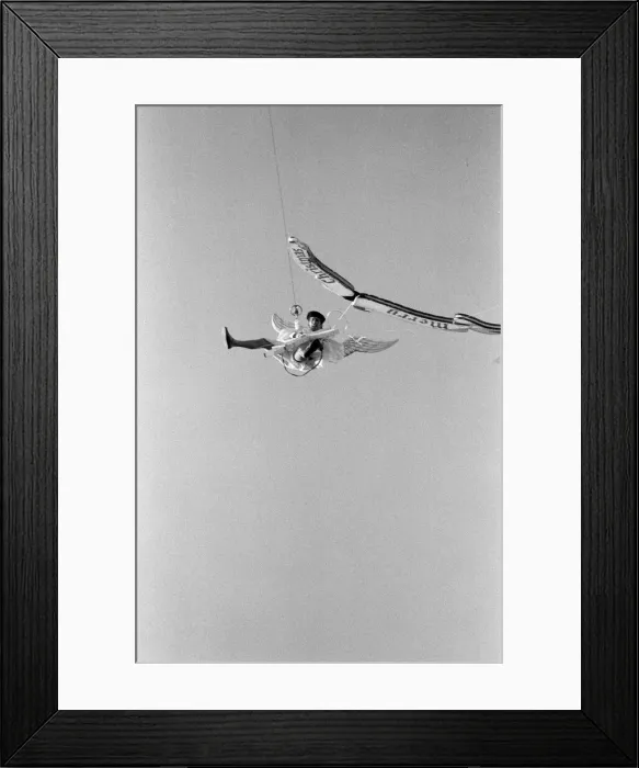 Framed Print : Actor Michael Crawford pictured during filming of a Christmas special of the BBC Framed Print : Actor Michael Crawford pictured during filming of a Christmas special of the BBC