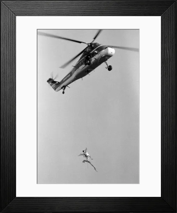 Framed Print : Actor Michael Crawford pictured during filming of a Christmas special of the BBC Framed Print : Actor Michael Crawford pictured during filming of a Christmas special of the BBC