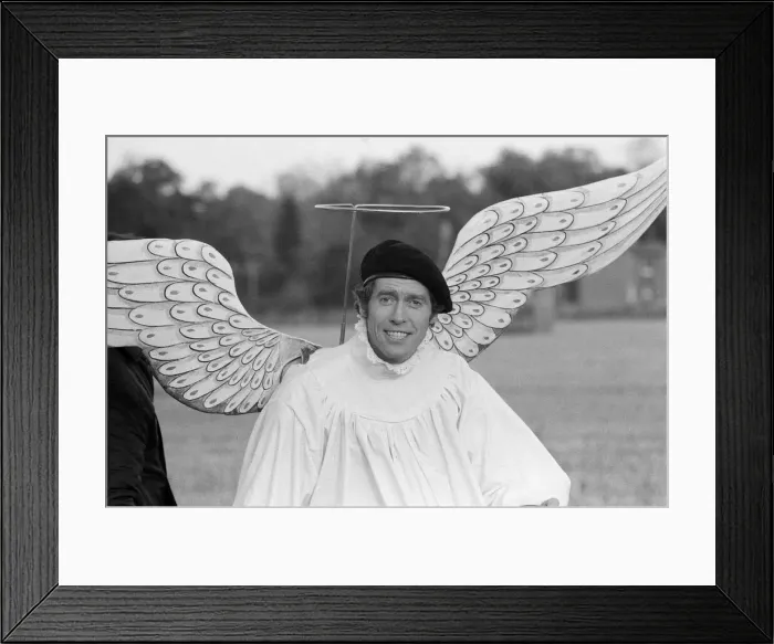 Framed Print : Actor Michael Crawford pictured during filming of a Christmas special of the BBC Framed Print : Actor Michael Crawford pictured during filming of a Christmas special of the BBC