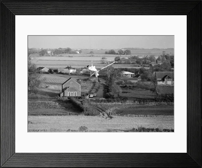 Framed Print : Actor Michael Crawford pictured during filming of a Christmas special of the BBC Framed Print : Actor Michael Crawford pictured during filming of a Christmas special of the BBC