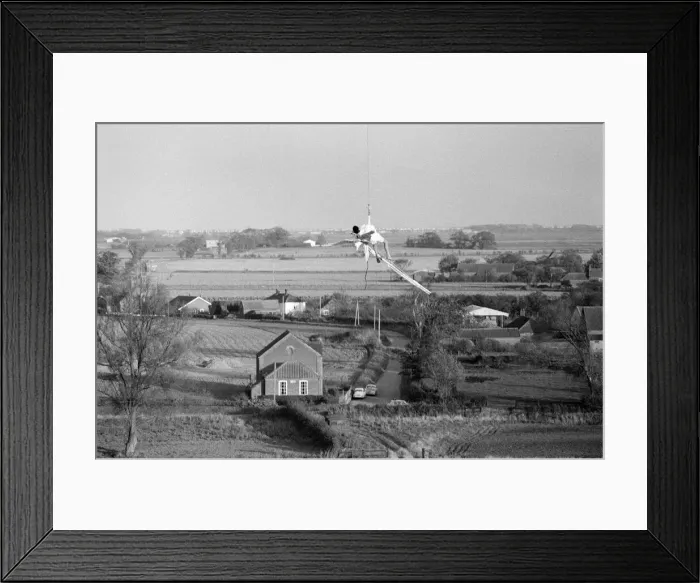 Framed Print : Actor Michael Crawford pictured during filming of a Christmas special of the BBC