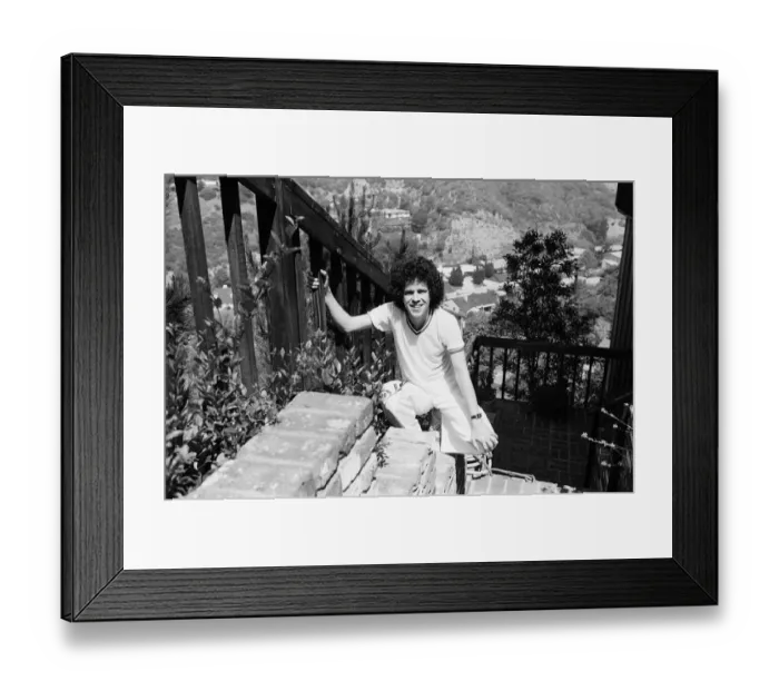 Framed Print : Singer Leo Sayer at home in Beverly Hills, California. 26th July 1977 Framed Print : Singer Leo Sayer at home in Beverly Hills, California. 26th July 1977