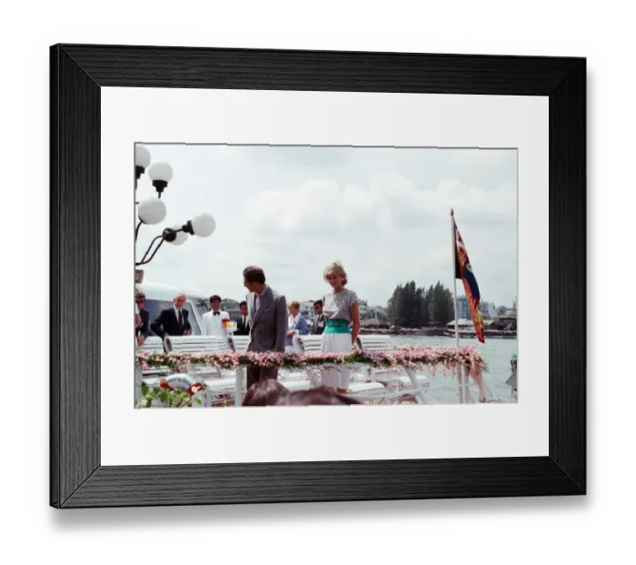 Framed Print : Princess Diana and Prince Charles on their overseas visit to Thailand