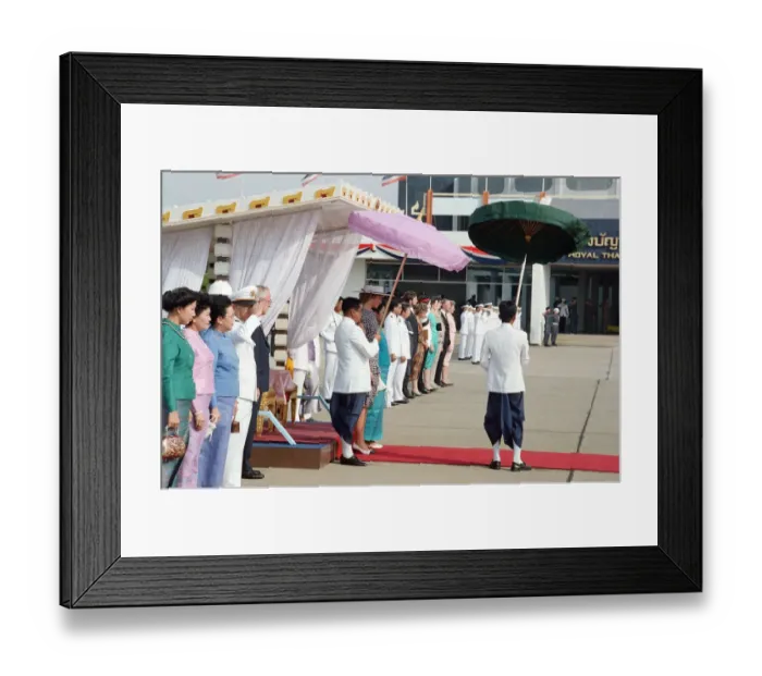 Framed Print : Princess Diana and Prince Charles on their overseas visit to Thailand Framed Print : Princess Diana and Prince Charles on their overseas visit to Thailand