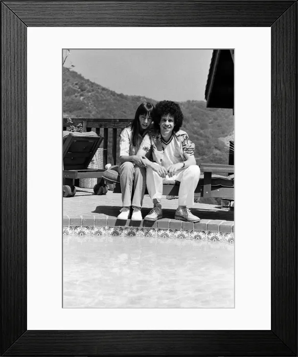 Framed Print : Singer Leo Sayer and his wife Jan at home in Beverly Hills, California. 26th July 1977 Framed Print : Singer Leo Sayer and his wife Jan at home in Beverly Hills, California. 26th July 1977
