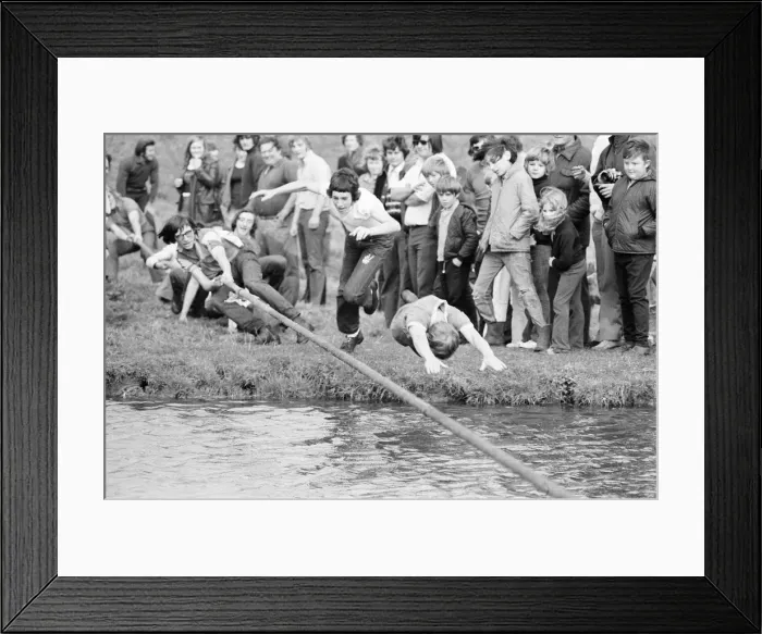 Framed Print : Tug of War Competition across the River Great Ouse aka Old West River in Stretham Framed Print : Tug of War Competition across the River Great Ouse aka Old West River in Stretham