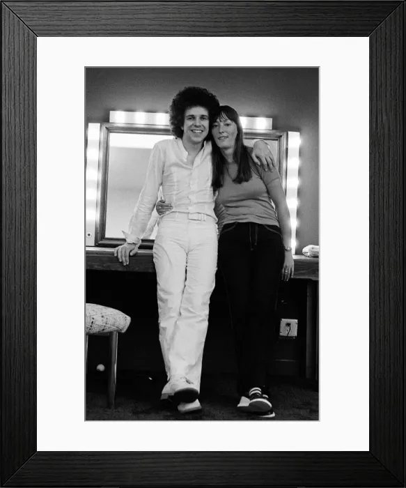 Framed Print : Singer Leo Sayer and his wife Jan backstage at the Greek Theatre, Los Angeles, California Framed Print : Singer Leo Sayer and his wife Jan backstage at the Greek Theatre, Los Angeles, California