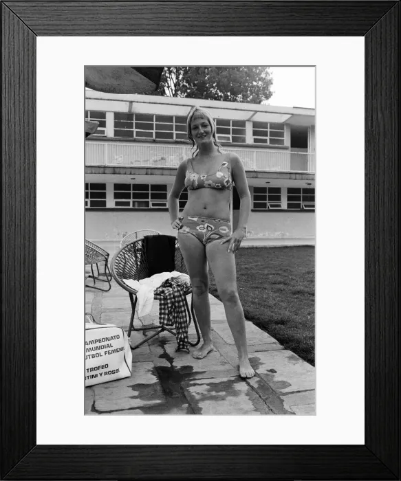 Framed Print : The British Womens football team in Mexico City for the Womens World Cup Framed Print : The British Womens football team in Mexico City for the Womens World Cup