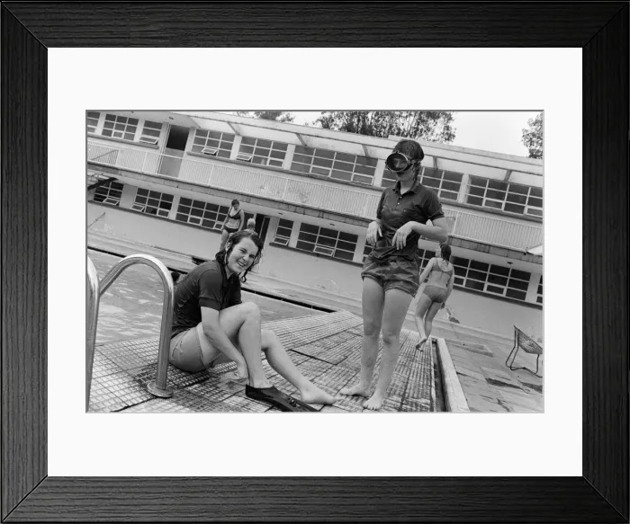 Framed Print : The British Womens football team in Mexico City for the Womens World Cup