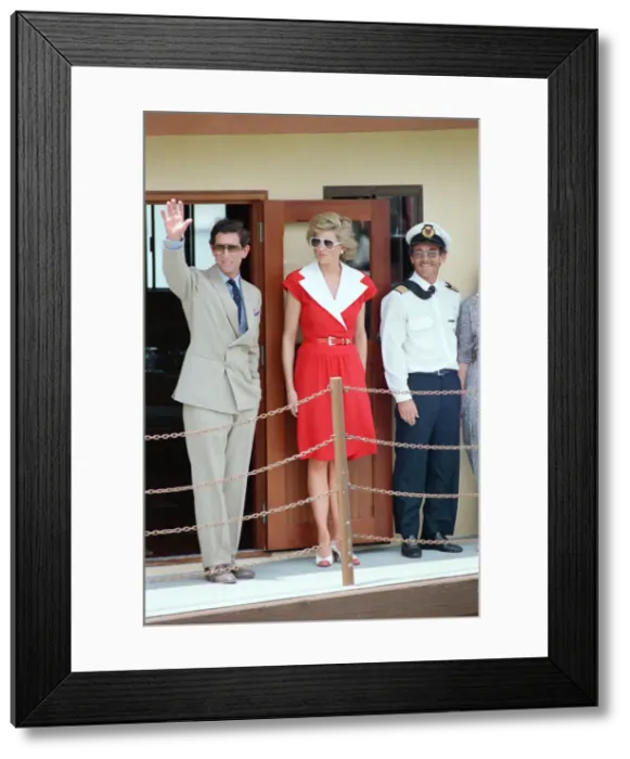 Framed Print : Princess Diana and Prince Charles on their overseas visit to Australia for Framed Print : Princess Diana and Prince Charles on their overseas visit to Australia for
