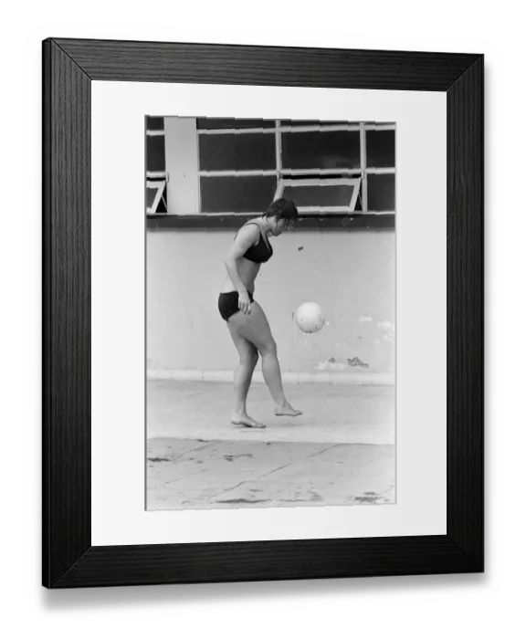 Framed Print : The British Womens football team in Mexico City for the Womens World Cup