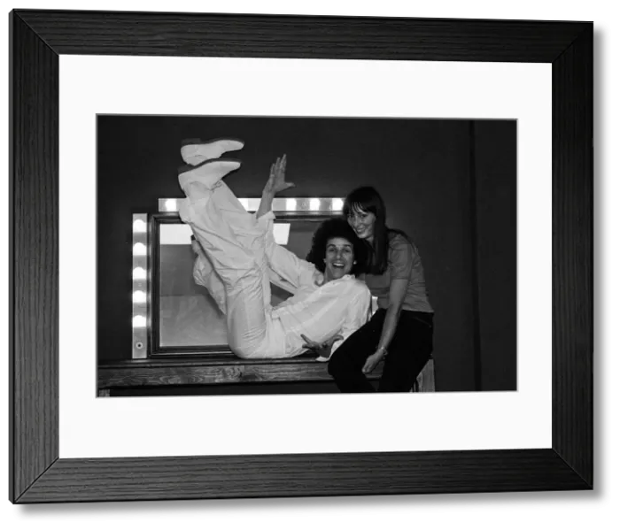 Framed Print : Singer Leo Sayer and his wife Jan backstage at the Greek Theatre, Los Angeles, California