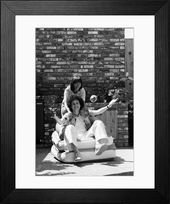Framed Print : Singer Leo Sayer and his wife Jan at home in Beverly Hills, California. 26th July 1977 Framed Print : Singer Leo Sayer and his wife Jan at home in Beverly Hills, California. 26th July 1977