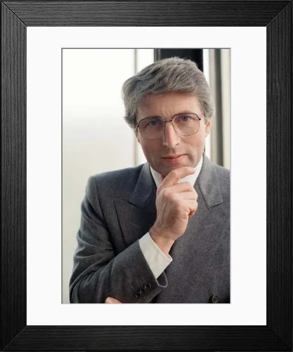 Framed Print : Jonathan Dimbleby, presenter of current affairs and political radio Framed Print : Jonathan Dimbleby, presenter of current affairs and political radio