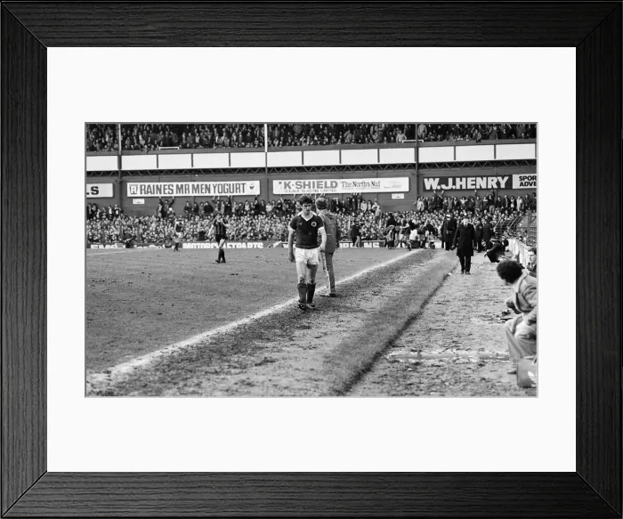 Framed Print : FA Cup Quarter Final match at Goodison Park. Final score Everton 2 v Manchester