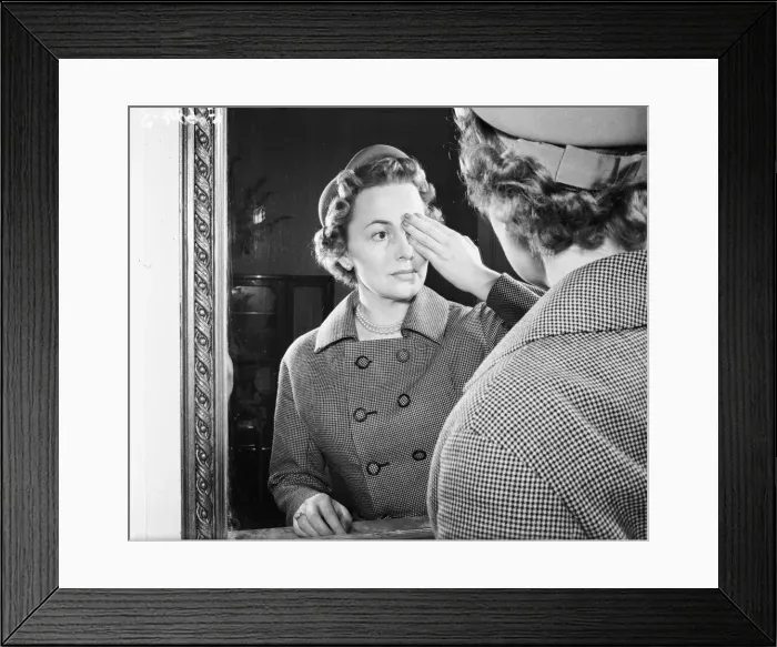 Framed Print : Olivia de Havilland, British American actress, arrived in the UK today to begin filming a