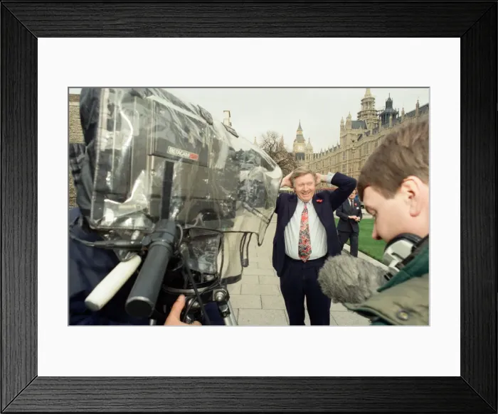 Framed Print : David Dimbleby, journalist and television presenter pictured during some outdoor filming Framed Print : David Dimbleby, journalist and television presenter pictured during some outdoor filming