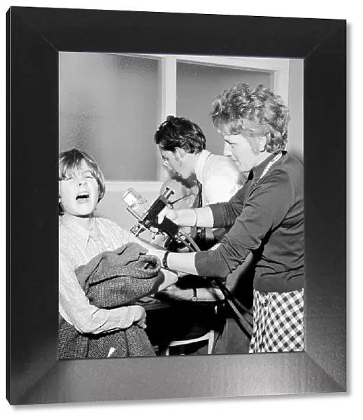 Flu vaccinations, November 1971. Pupils at Winchester College, Hampshire