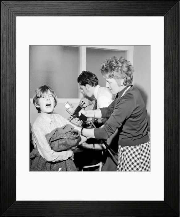 Framed Print : Flu vaccinations, November 1971. Pupils at Winchester College, Hampshire Framed Print : Flu vaccinations, November 1971. Pupils at Winchester College, Hampshire