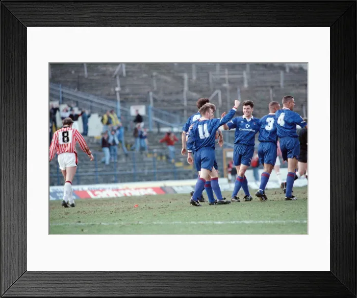 Framed Print : Chelsea v Sheffield United, FA Cup 5th round. Final score 1-0 to Chelsea. Stamford Bridge Framed Print : Chelsea v Sheffield United, FA Cup 5th round. Final score 1-0 to Chelsea. Stamford Bridge