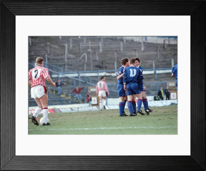Framed Print : Chelsea v Sheffield United, FA Cup 5th round. Final score 1-0 to Chelsea. Stamford Bridge Framed Print : Chelsea v Sheffield United, FA Cup 5th round. Final score 1-0 to Chelsea. Stamford Bridge