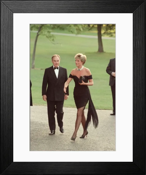 Framed Print : HRH Princess Diana, The Princess of Wales arrives for The Serpentine Gallery Framed Print : HRH Princess Diana, The Princess of Wales arrives for The Serpentine Gallery
