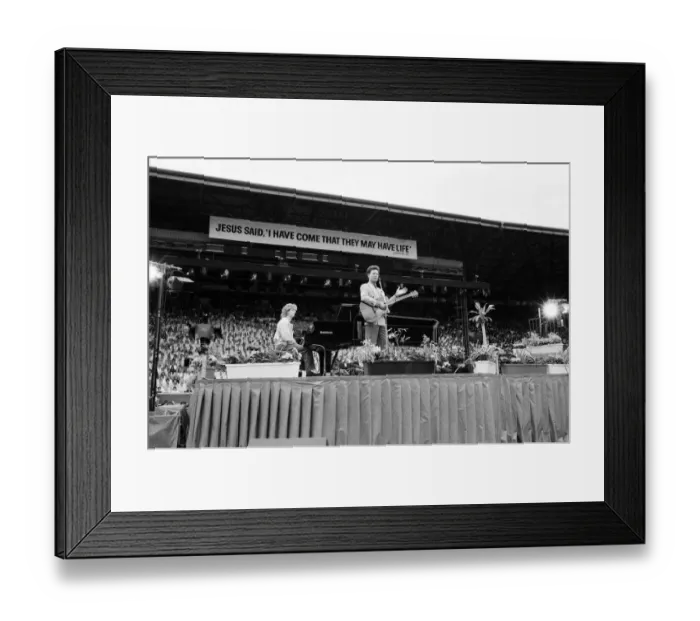 Framed Print : Cliff Richard performing at the Billy Graham, Mission Scotland event, Celtic Park Framed Print : Cliff Richard performing at the Billy Graham, Mission Scotland event, Celtic Park