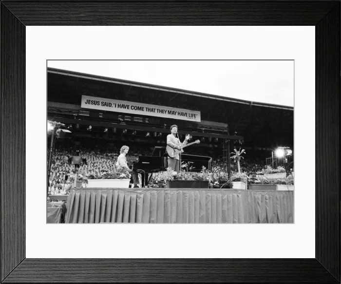 Framed Print : Cliff Richard performing at the Billy Graham, Mission Scotland event, Celtic Park Framed Print : Cliff Richard performing at the Billy Graham, Mission Scotland event, Celtic Park