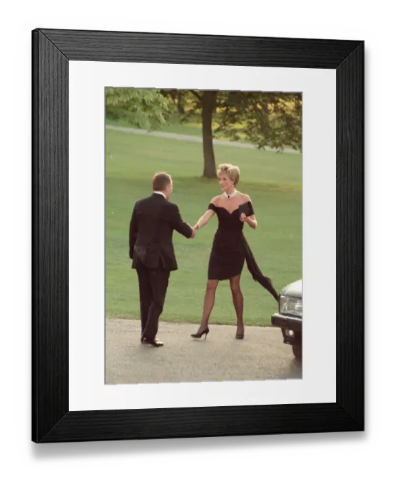 Framed Print : HRH Princess Diana, The Princess of Wales arrives for The Serpentine Gallery Framed Print : HRH Princess Diana, The Princess of Wales arrives for The Serpentine Gallery