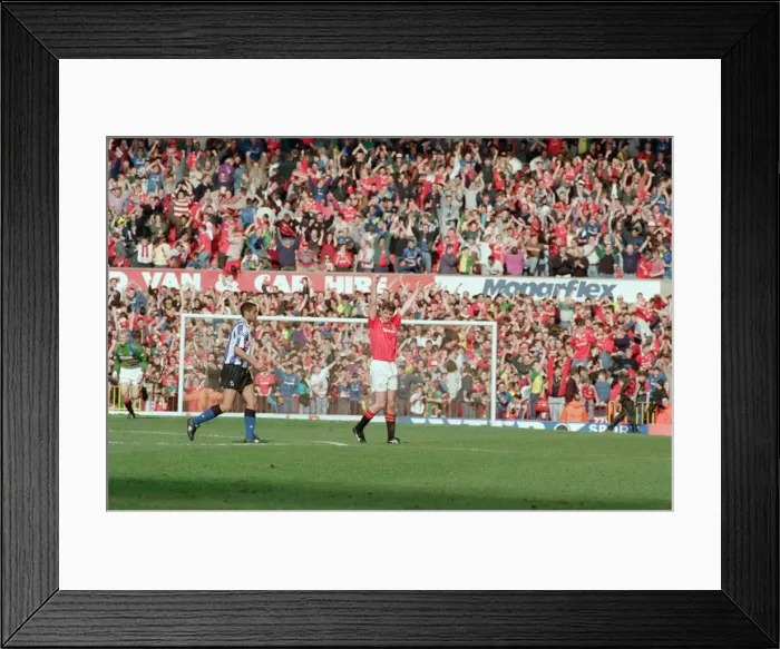 Framed Print : Manchester United v Sheffield Wednesday at Old Trafford Framed Print : Manchester United v Sheffield Wednesday at Old Trafford