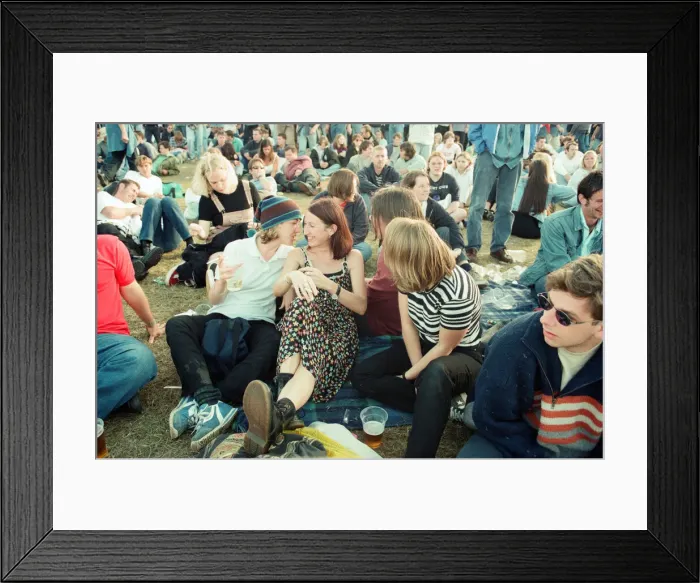 Framed Print : Fans watching Oasis in concert at Knebworth, Hertfordshire. 11th August 1996 Framed Print : Fans watching Oasis in concert at Knebworth, Hertfordshire. 11th August 1996