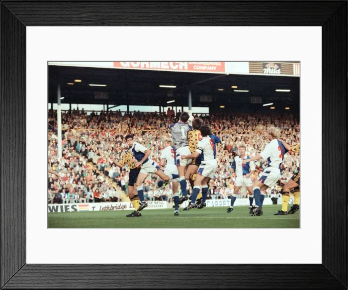 Framed Print : Blackburn Rovers 1-0 Arsenal, Premier League match at Ewood Park, Blackburn Framed Print : Blackburn Rovers 1-0 Arsenal, Premier League match at Ewood Park, Blackburn
