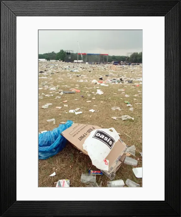 Framed Print : Aftermath of the Oasis concert at Knebworth, Hertfordshire. 12th August 1996 Framed Print : Aftermath of the Oasis concert at Knebworth, Hertfordshire. 12th August 1996