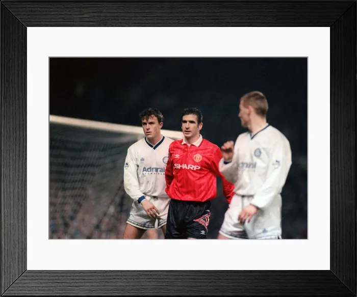 Framed Print : Leeds v Man Utd - 09 / 02 / 1993 Eric Cantona Framed Print : Leeds v Man Utd - 09 / 02 / 1993 Eric Cantona